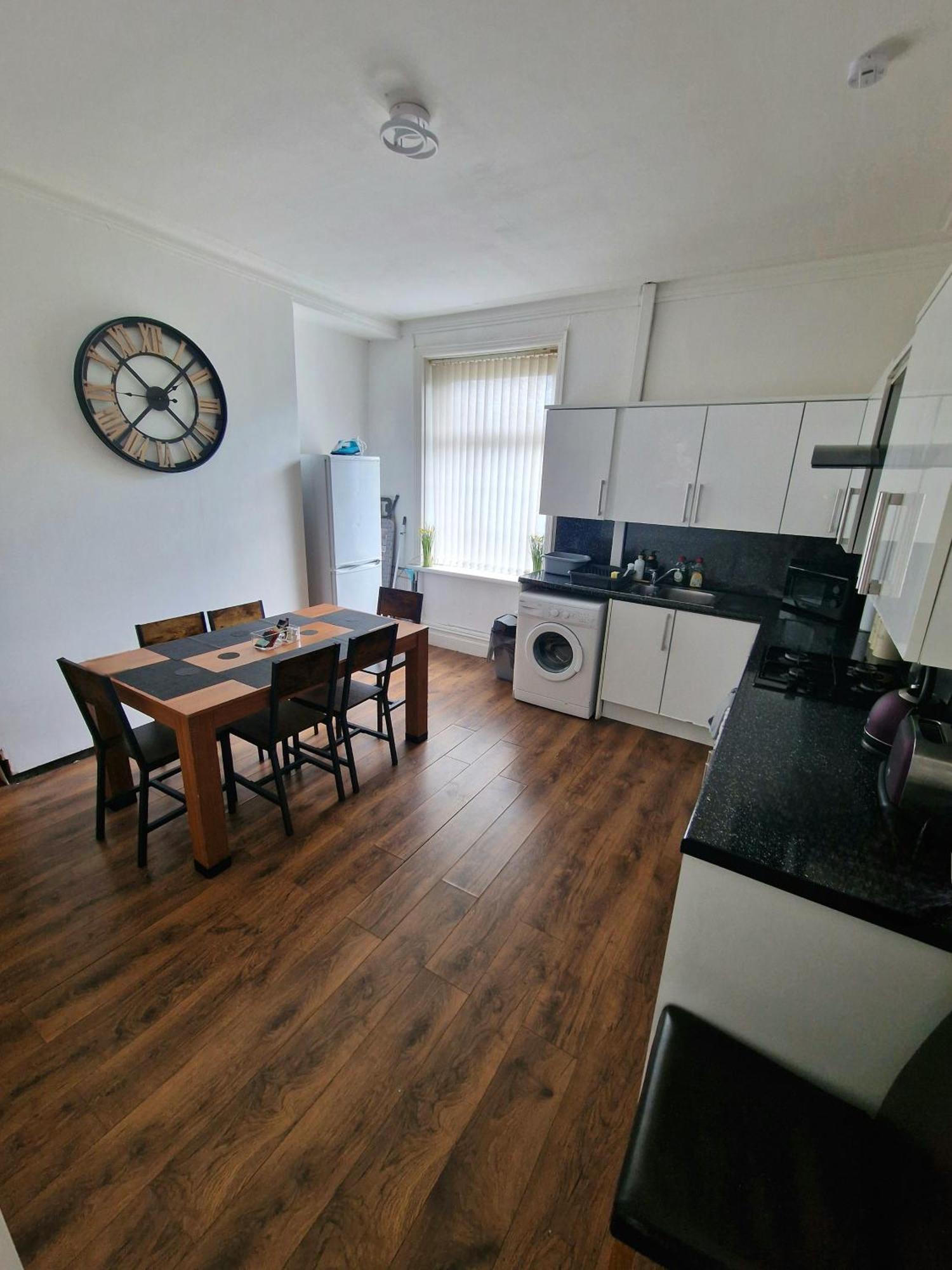 Stylish 4 Double Bedroom House In Bradford, Views Of Hillside And Parking Shipley  Luaran gambar